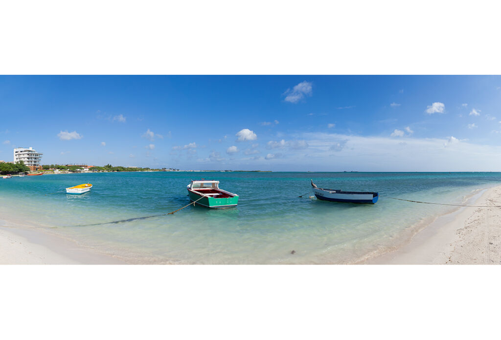 Fun and relaxation on the beach in Aruba. Fun and relaxation on the beach in Aruba.